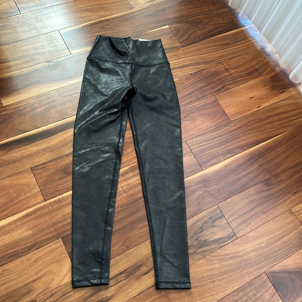 AERIE BLACK HIGH WAISTED FAUX LEATHER LEGGINGS CHILL PLAY MOVE NWT SIZE SMALL - Picture 4 of 10